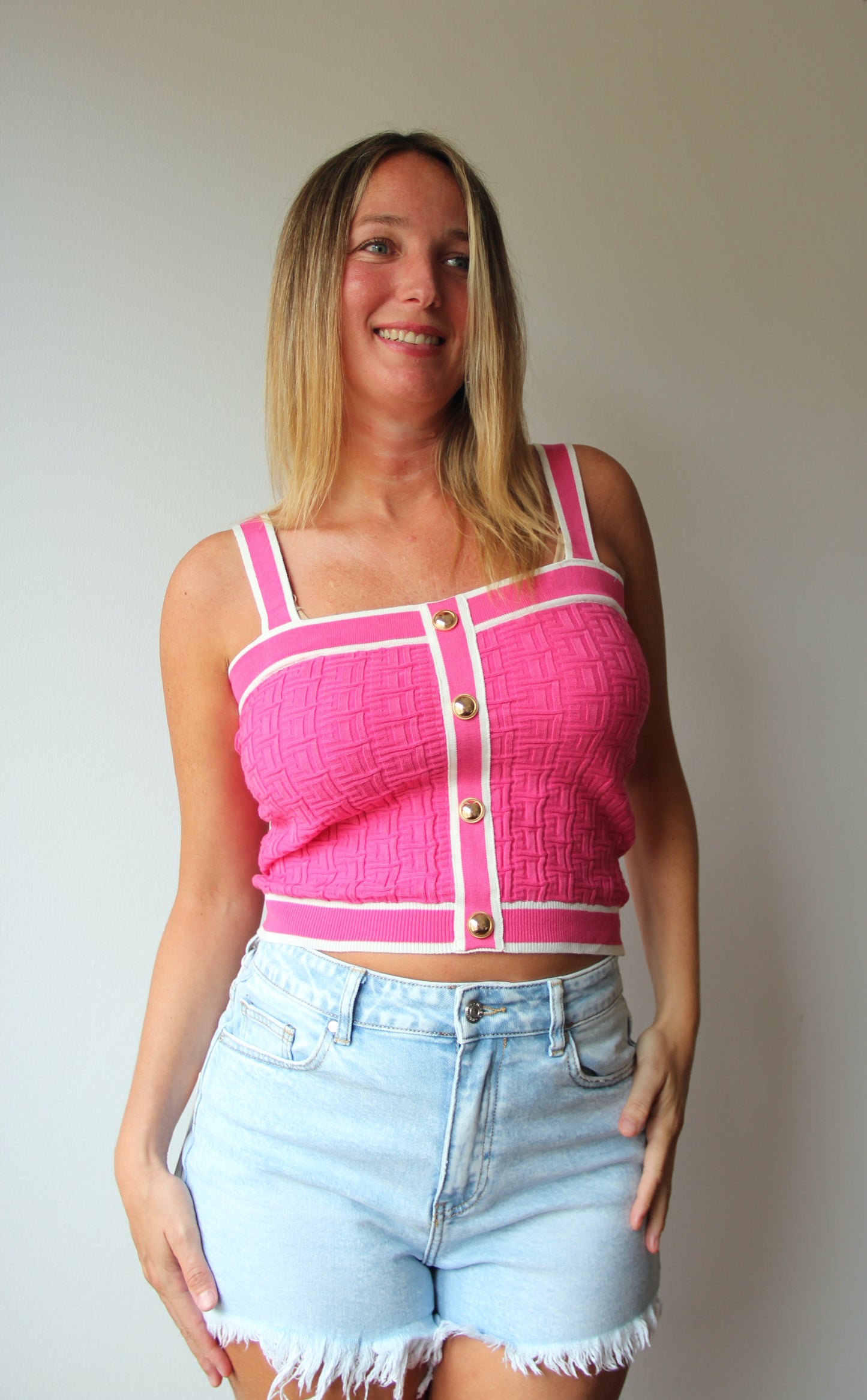 Top Textura Tirante Ancho Fucsia