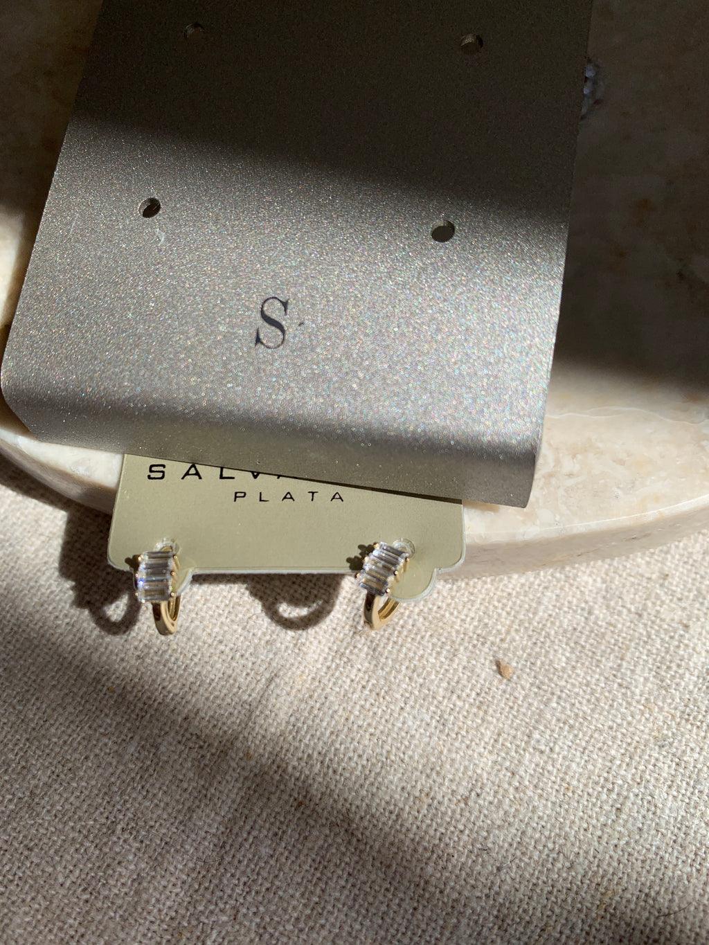 PENDIENTES PLATA CHAPADO DORADO ARO CIRCONITAS BLANCA BAGUET