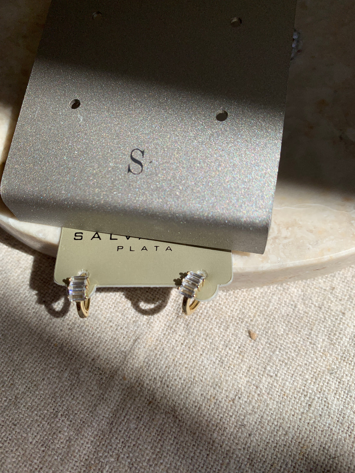 PENDIENTES PLATA CHAPADO DORADO ARO CIRCONITAS BLANCA BAGUET