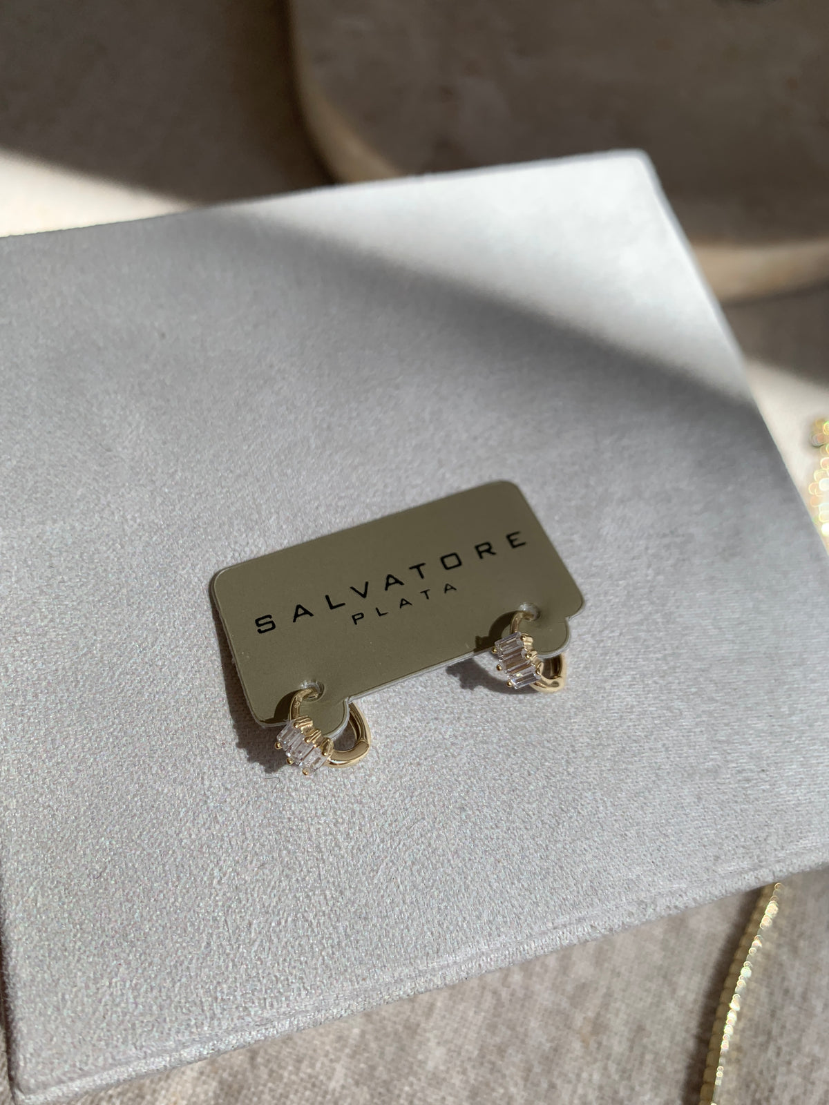 PENDIENTES PLATA CHAPADO DORADO ARO CIRCONITAS BLANCA BAGUET