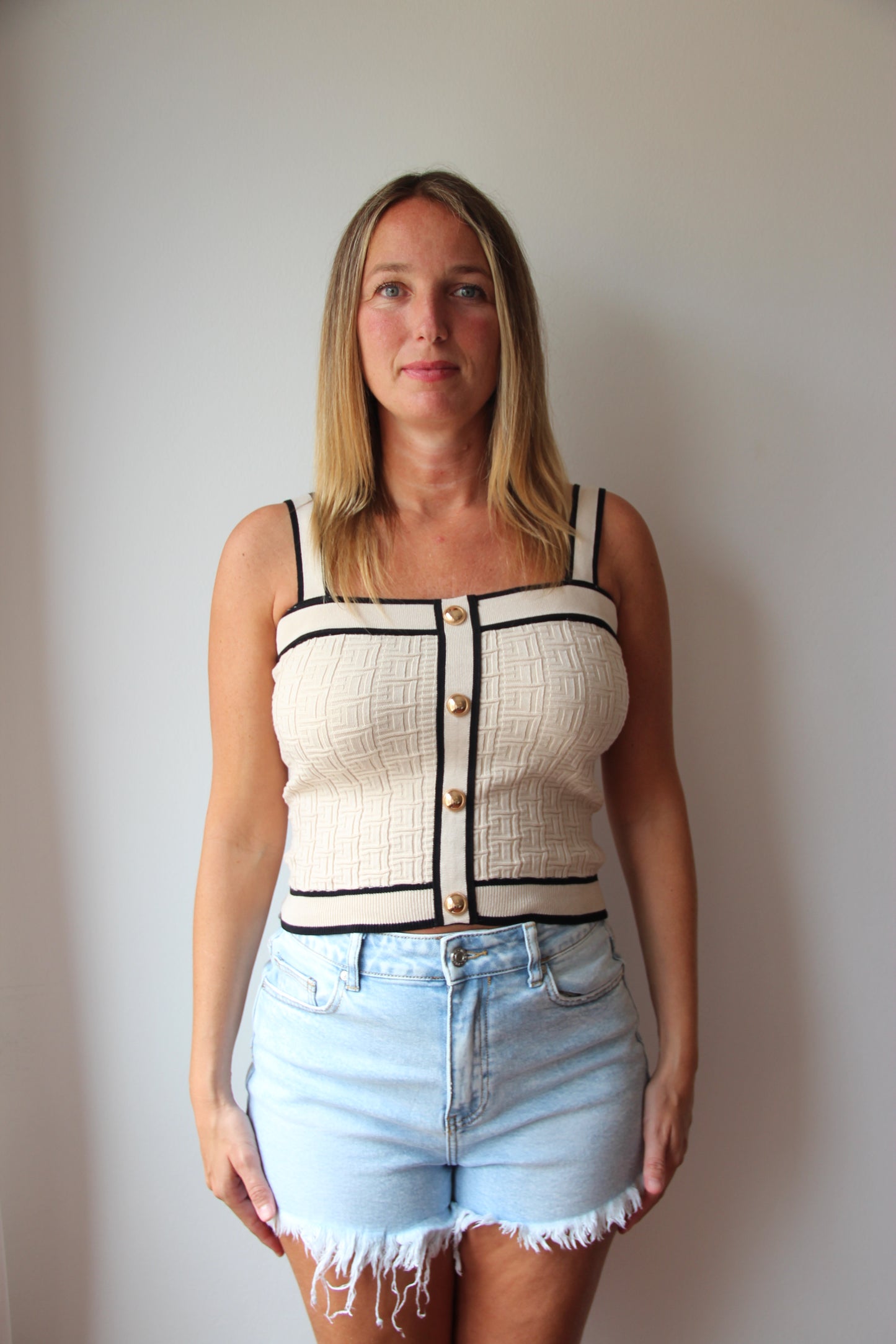 Top Textura Tirante Ancho Beige