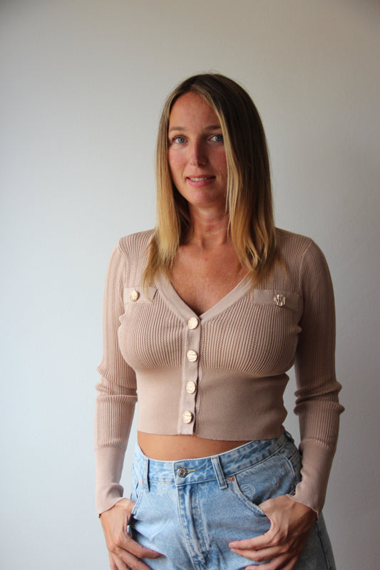 Chaqueta Punto Ajustada Manga Larga Botones Contraste Beige