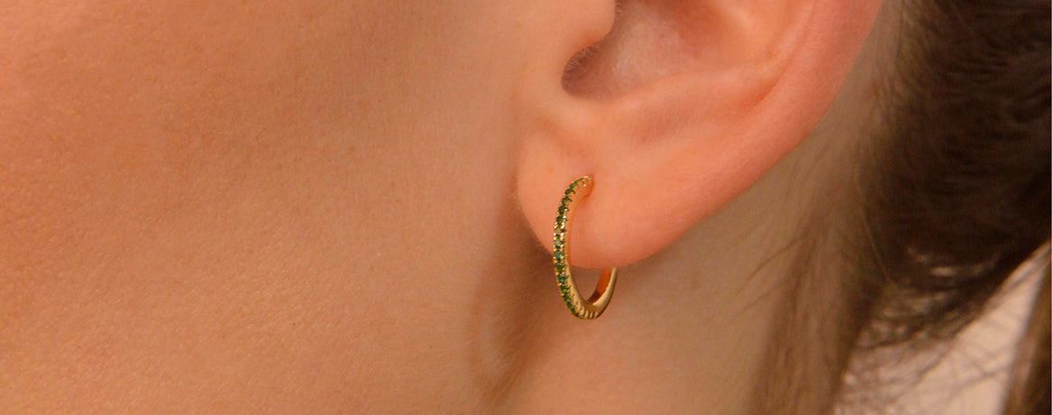 PENDIENTES PLATA CHAPADO DORADO ARO CIRCONITAS VERDE (1CM/M)
